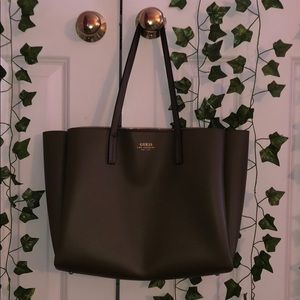Olive Guess Purse